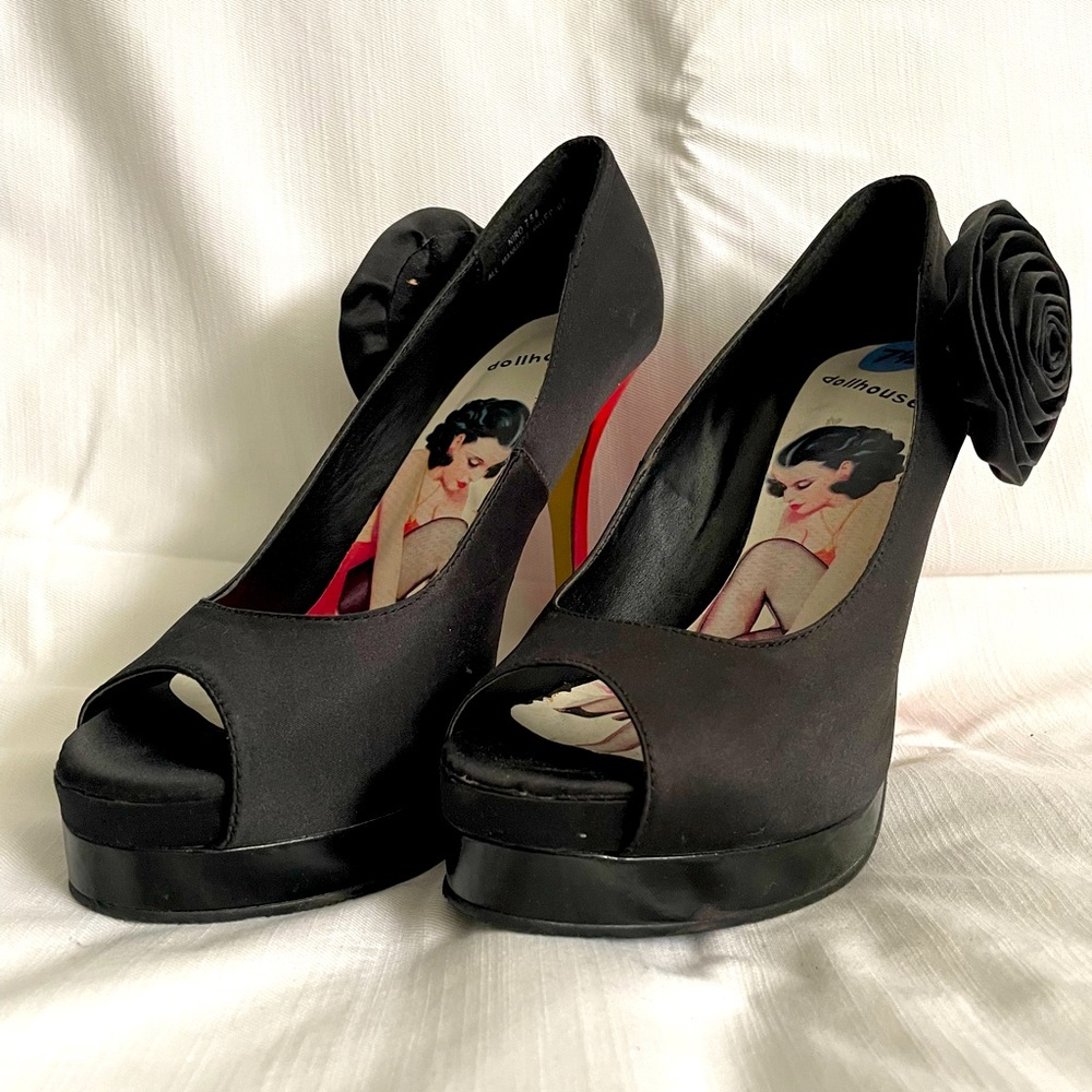 Dollhouse Black Peep-toe Platform Stilettos